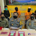 Kapolrestabes Medan Kombes Pol Riko Sunarko (tengah), didampingi Kapolsek Medan Kota Kompol Rikki Ramadhan (kanan) dan Kanit Reskrim Iptu M Ainul Yaqin (kiri) saat ekspos kasus di Mapolsek Medan Kota