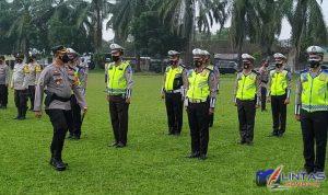 Foto : Kapolres Binjai gelar apel pasukan Operasi Keselamatan Toba 2021, di lapangan bola bhayangkara Polres Binjai, Jalan Sultan Hasanuddin No. 1 Binjai Kota, Sumatera Utara (Sumut), Senin (12/04/21) sekira pukul 08.40 WIB.