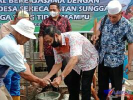 Pemerintah Kecamatan Sunggal Melakukan Bedah Rumah di Dusun 16 Desa Sei Semayang, Kecamatan Sunggal, Kabupaten Deliserdang, Sumatera Utara (Sumut), Jumat pagi (09/04/2021) sekira pukul 09.00 WIB.