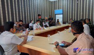 Kapolres Labuhanbatu AKBP Agus Darojat bersama Dandim 0209