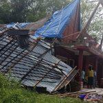 Sebanyak 34 unit rumah rusak akibat terjangan Hujan es dan angin puting beliung di Kecamatan Laguboti