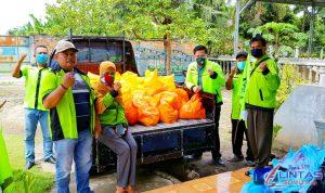 Ket;Foto// Dari kanan ke kiri 1. Ketua DPC SBSI92 Deli Serdang Samahati Zega, 2. Sekjen DPC SBSI 92 DEli Serdang, 3. Pakai Kacamata Darmawan Yusuf Sekjen DPD SBSI 92 Sumut dan juga Ketua Bidang Pengembangan Organisasi DPP SBSI 92 Pusat, 4.Sekretaris Bidang Data SBSI 92 Sumut Santi Mayasari Aritonang, 5. Pengurus SBSI 92, 6. paling kiri Ketua PK Bongkar Muat SBSI 92 Deli serdang Abraim.