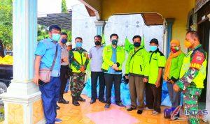 Foto Bersama Ketika Menerima Bantuan Kapolda Sumut untuk diberikan kepada Buruh SBSI 92