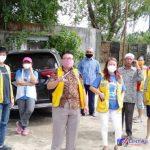 baksos tanjung balai darmawan yusuf 2 Foto:ket//Foto Bersama Tim Lions Club Golden Estate sebelum membagikan sembako peduli covid-19