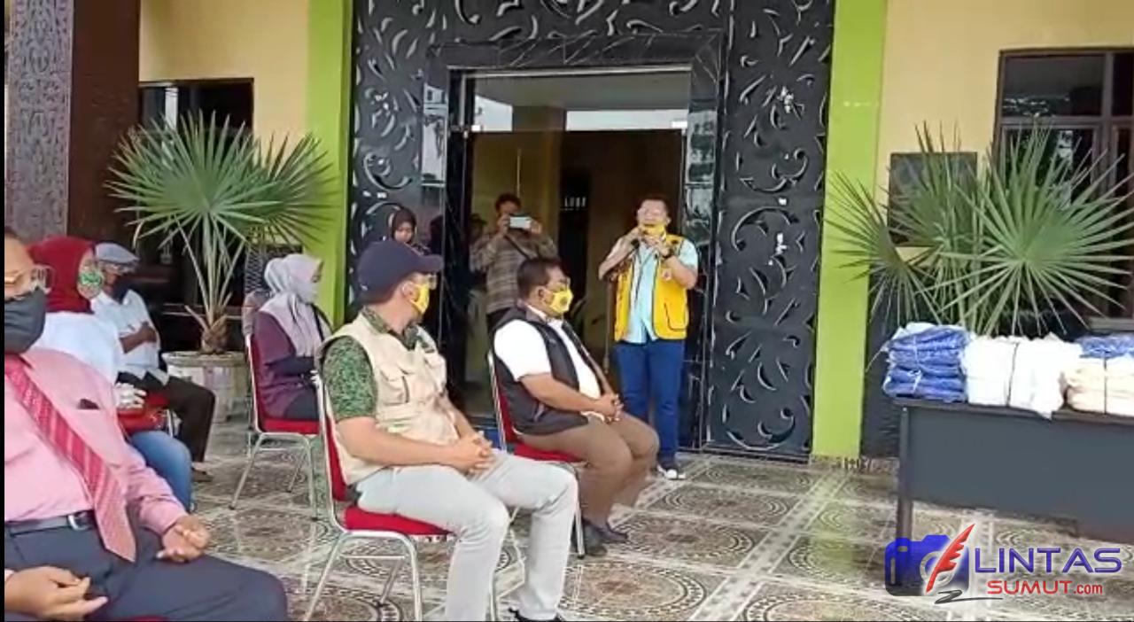 Foto:Ket//Charter President Lions Club Golden Estate Darmawan yusuf sedang menyampaikan sambutanya di Mako Polres Batu Bara